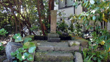 人丸墓1