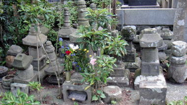 長尾定景の墓2