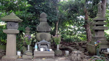 実朝首塚の五輪塔