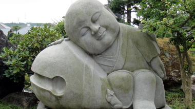 ユルカワ像