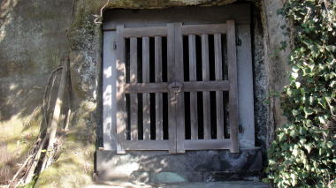 相馬次郎師常墓2