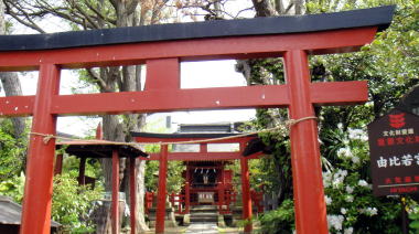 元八幡鳥居と社殿