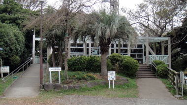 披露山公園レストハウス