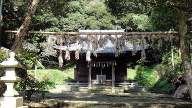 白山神社注連縄2