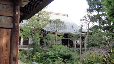 常楽寺境内