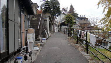 安楽寺への道