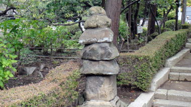 円覚寺下馬塔2