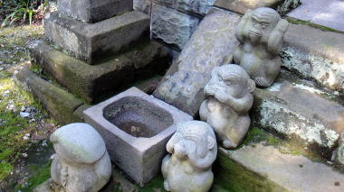 おかめと三猿