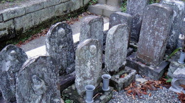 宝戒寺墓地2