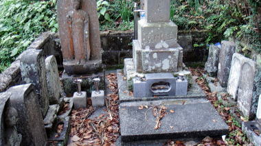 宝戒寺墓地4