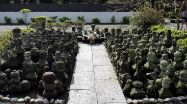 三浦大介公家来之墓2