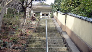 御霊明神社階段