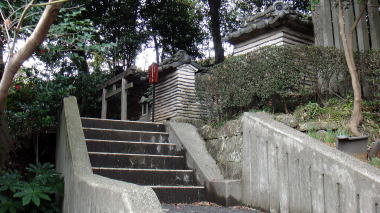 伝三浦義明廟所