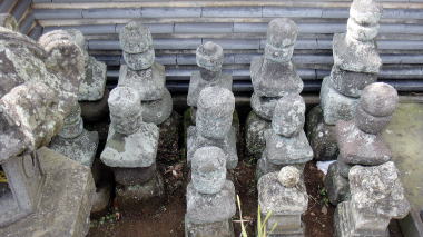 三浦義澄の墓3