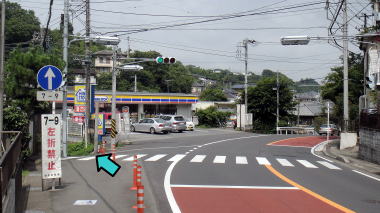 三貴園への脇道