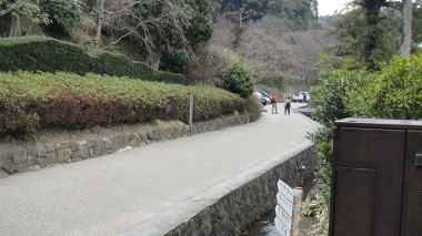 回春院への道1