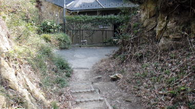 覚園寺へ10