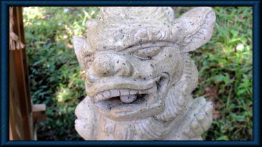 子守神社(白山神社)の狛犬阿形?